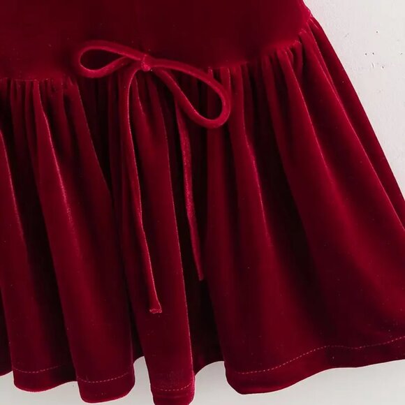 Crimson Velvety Bow-Knot Hem Dress - Picture 3 of 6
